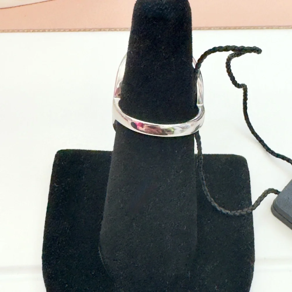D&G Silver Ring w Crystals